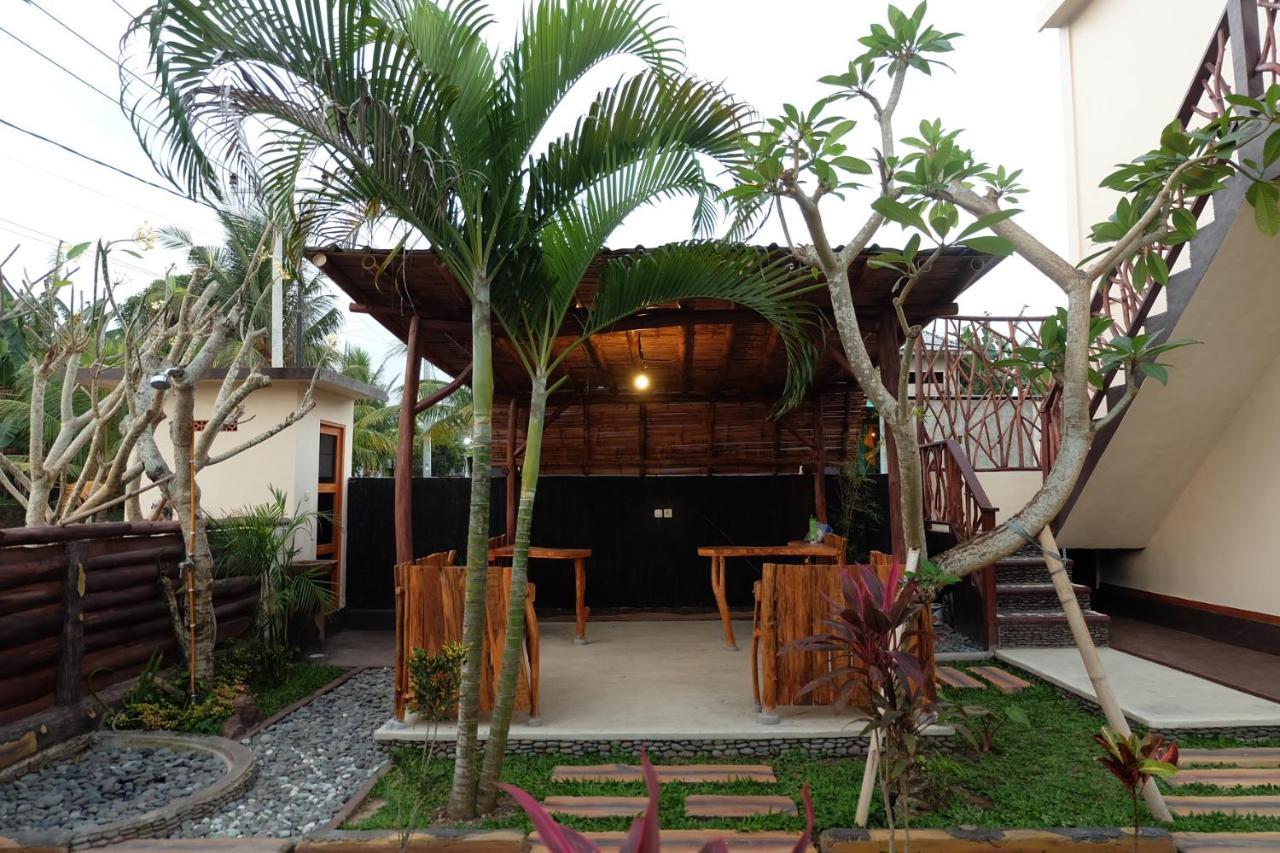 Kelapa Surf Villa Pulukan Exterior foto